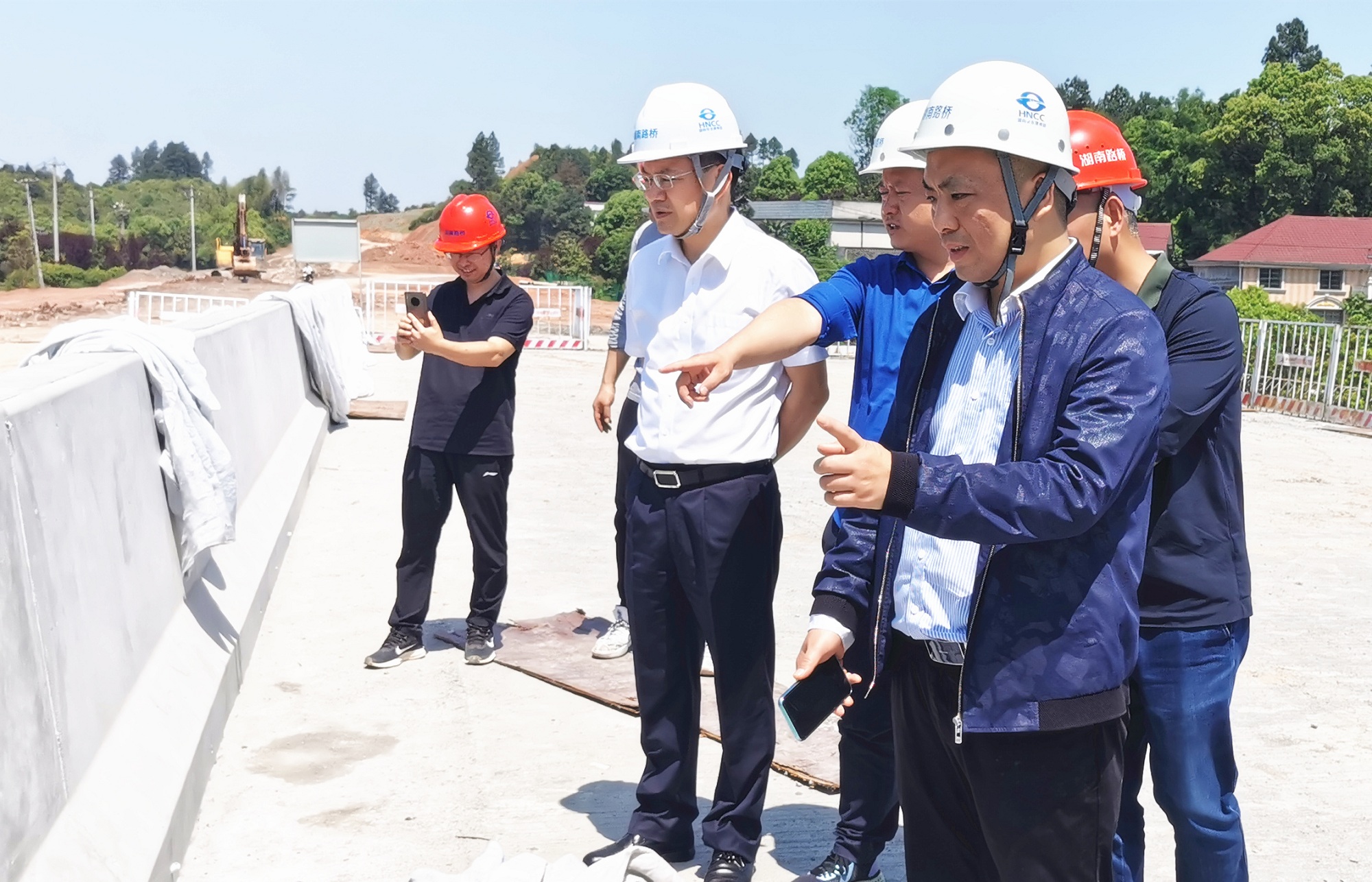 楊宏偉督查江杉項(xiàng)目_20210501_副本.jpg